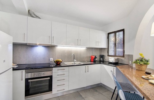 Quarteira Villa | Villa 'Casa Sol' with Shared Pool, Private Terrace and Wi-Fi