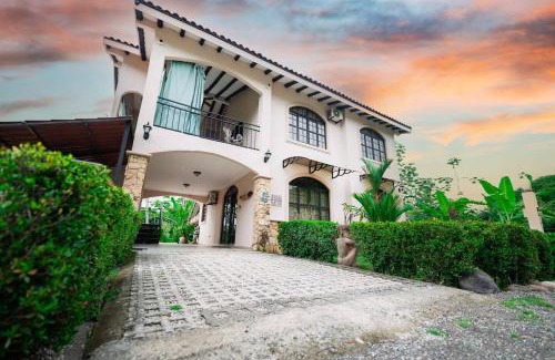 Esterillos Oeste Villa | Villa Cascada By Vacation Pura Vida