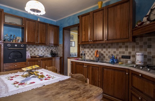 Pineto Villa | Villa Cavalieri in Vedriano with a panoramic view of the Reggio Emilia hills