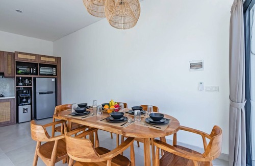 Padonan Villa | Villa Celestial Brand New Enchanting 2 BR with Aircon Living Canggu