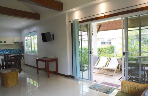 Ko Lanta Cottage | Villa Chao Koh. Surrounded by greenery and tropical gardens.