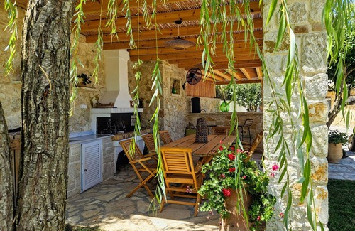 Achilleio Villa | Villa Claire Corfu
