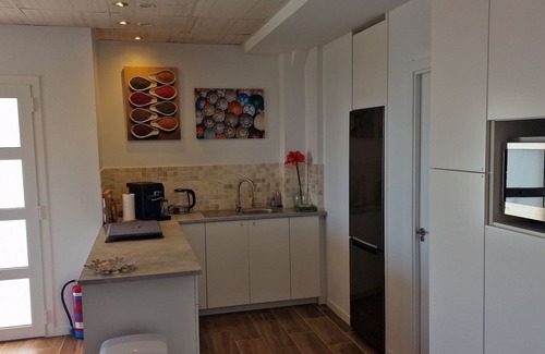 Canyelles Apartment | Villa Contenta Canyelles, on top of the hill, sea view. Petfriendly!