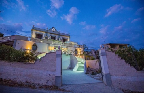 Palma di Montechiaro Villa | Villa Corbera Palmaris Luxury with pool, and Sea view terrace