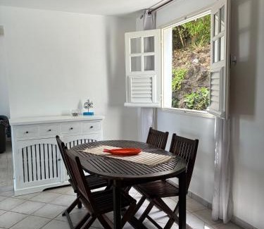 Sainte-Anne House | Villa Crève Cœur
