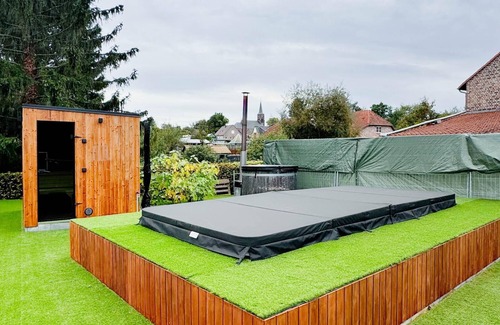 Heers Villa | Villa Daelhoeve with Pool & Sauna & Hottub