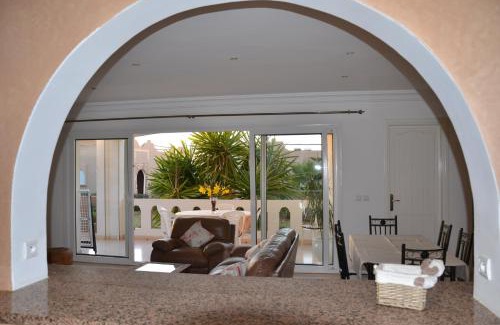 Arbaa Sahel Villa | VILLA DE STANDING -PISCINE - MER - BOULODROME - TENNIS