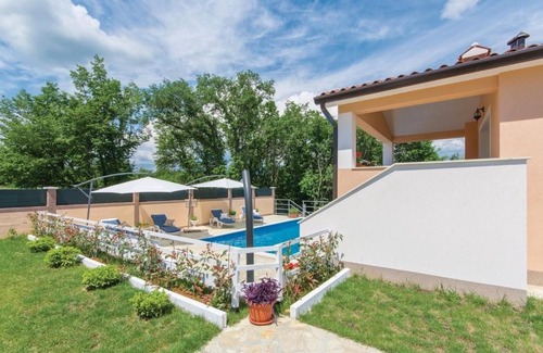 Sumber Villa | Villa Dina