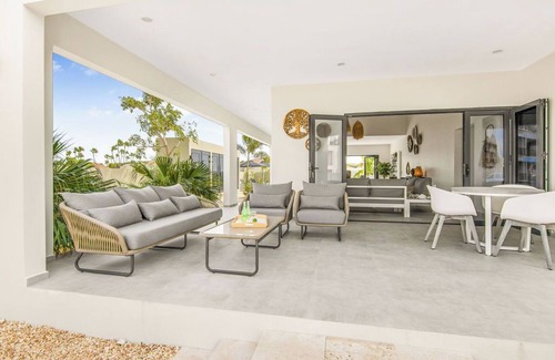 Marie Pampoen Villa | Villa Dushi Mambo Curaçao Mooie Nieuwe Villa Tegenover het Levendige Mambo Beach