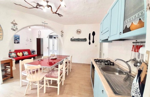 Platamona Villa | Villa Eden Beach, for 10 people, 50 meters from the beach, with garden