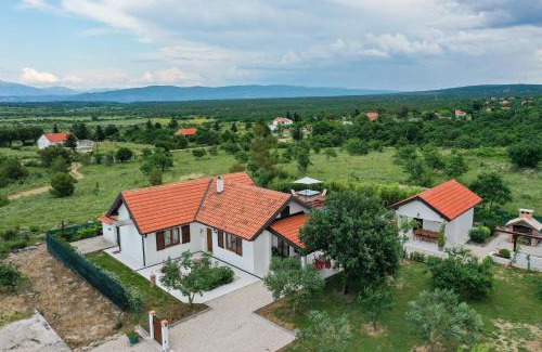 Velim House | Villa Ena with Pool & Jacuzzi