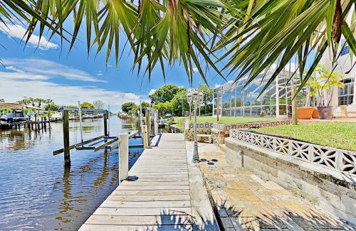 Yacht Club House | Villa Euphoria