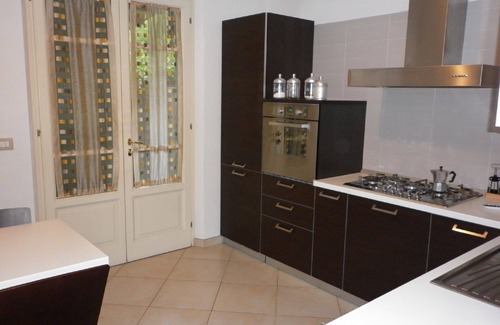 Seravezza Villa | Villa Ewa, 1km from the sea, elegant, air conditioning, UNLIMITED INTERNET.