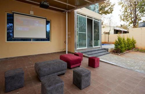 Denkanikota Villa | Villa Exotica by StayJade5bhkPoolACProjector