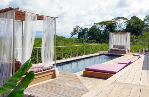 Isla Solarte Resort | Villa F&B