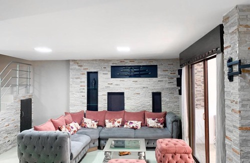 La Aurora Villa | Villa Familiar privada, 5 dormitorios, Altos del rio