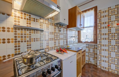 Colombare Apartment | Villa Fiorita - Apt 4 - Mimosa, Sirmione, Italy