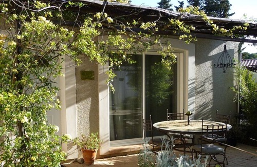 Montagnac Villa | Villa for 4 people "L'Amandier" Lagoon pool to share