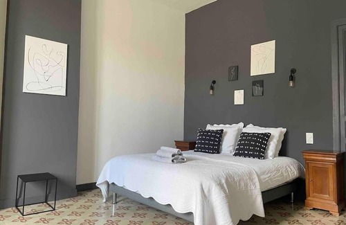 Saint-Hippolyte House | VILLA MONTGAILLARD 5km MER cœur village 220m² 3ch