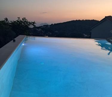 Troulos Villa | Villa George in Skiathos