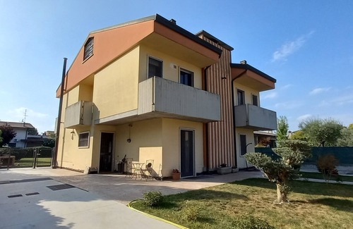 Castel d'Azzano Apartment | Villa Ghiaia Tourist rental: a home for vacations and short stays