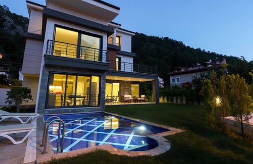 Icmeler Villa | Villa Grass İçmeler Daily Weekly Rentals