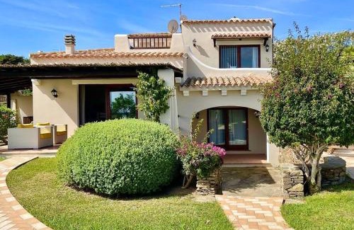 Punta De Su Turrione Villa | Villa Hibiscus Stintino