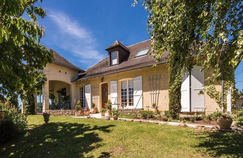 Saint-Bonnet-la-Riviere Villa | Villa in Saint-Bonnet with Private Pool