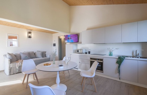 Orciano di Pesaro Villa | Villa I Gelsi 8 Marcheholiday, with infinity pool and hydromassage corner