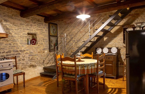 Avenale Villa | Villa il Sospiro, surrounded by nature of Le Marche