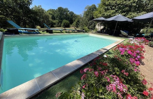Saint-Saulge Villa | Villa in a green setting in the Morvan foothills