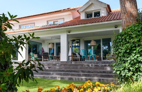 Cascais House | Villa in Cascais with daily housekeeping 4 hours/day. Private pool and garden