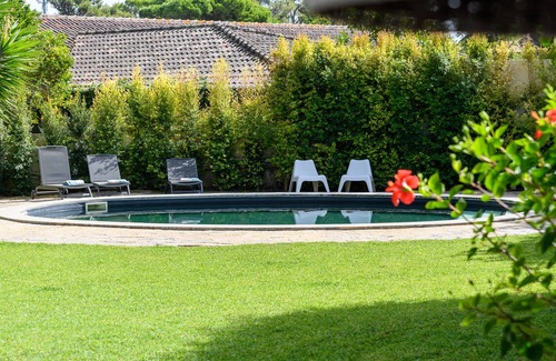 Cascais House | Villa in Cascais with daily housekeeping 4 hours/day. Private pool and garden
