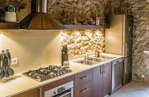 Lloret de Vistalegre Villa | Villa in Lloret with Mountain Views & Pool