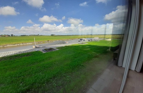 Leons House | Villa in Friesland with Boat Rental