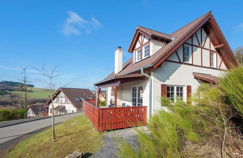 Kronenburg Villa | Villa in Germany with Sauna & Valley Views