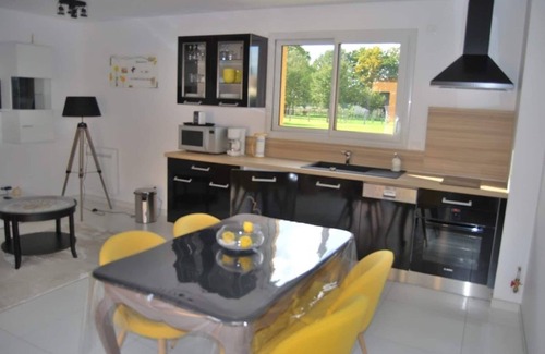 Monce-en-Belin Villa | Villa in Moncé-en-Belin near Le Mans Circuit