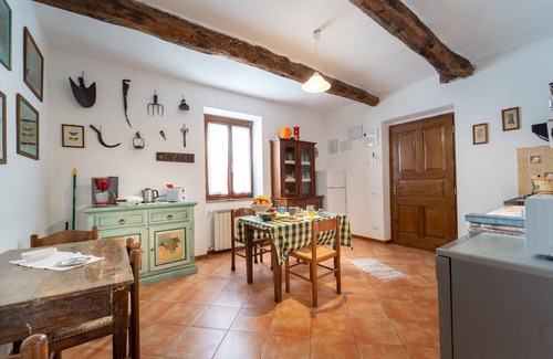 Mologno Villa | Villa in the green with private pool, garden, wi-fi for families and groups