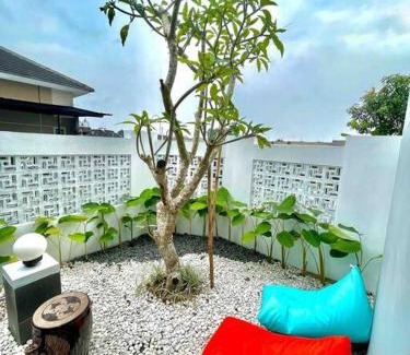 Baturetno Villa | Villa in Yogyakarta, 4 Bedroom + AC, Near Airport