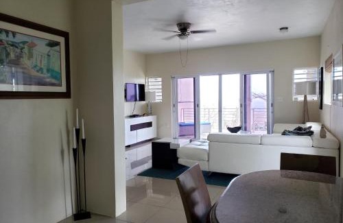 Mafolie Apartment | Villa Indigo Sunny 1BR Apartment in Private Gated Estate