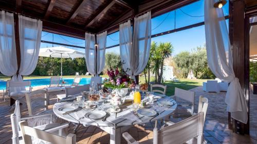 Civitanova Alta Villa | VILLA ISOTTA 8&4, Emma Villas