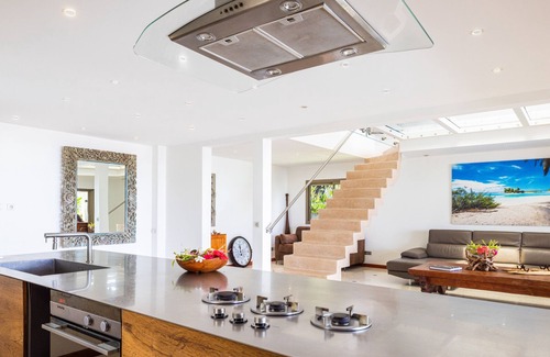 Otumai Villa | Villa Iti - 3BR Oceanfront Villa w/Beautiful Pool
