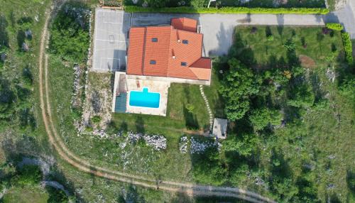Lovrec House | Villa Ivy with perfect privacy, pool, sauna and jacuzzi