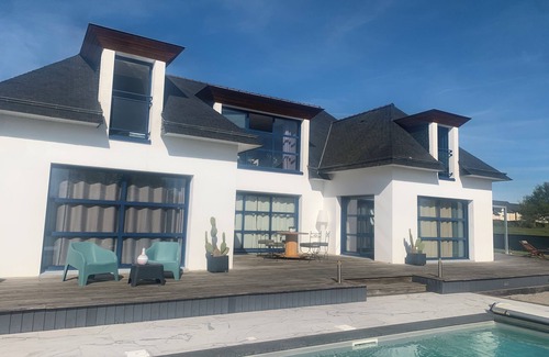 Ambon House | Villa "Le Clos Quistel" with swimming pool and jeu de boules, 4 km from the beach