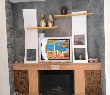 Delvine House | Villa Lediana