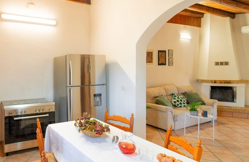 Ferla Villa | Villa Lenzo, an oasis of peace on the Anapo Valley.