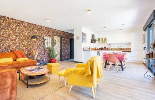Tregunc House | Villa Léonie 1 km from the beach, with private terrace and private garden
