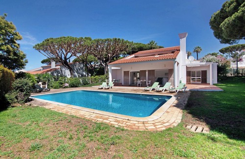 Vale do Lobo Villa | Villa 'Lynn - Quadradinhos' with Private Pool, Private Terrace and Wi-Fi