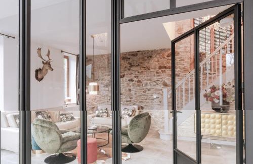 Tellin Villa | Villa Madona