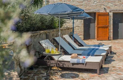 Massa Fermana Villa | Villa Malu 8 - Three Bedroom Villa, Sleeps 8
